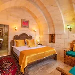 Hotel Helen Cave
