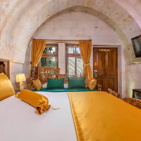 Helen Cave Otel 2*